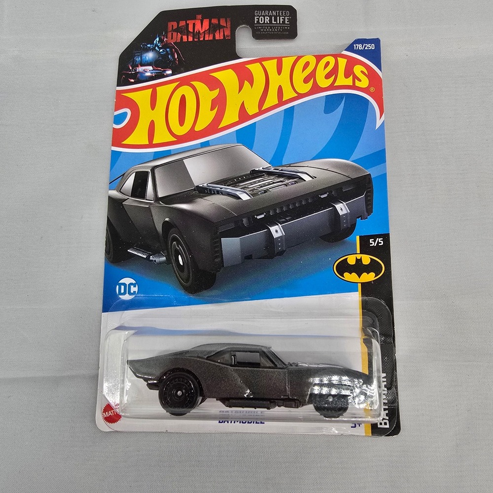 Hot Wheels The Batman Batmobile 178/250 Diecast Toy Car‎ New